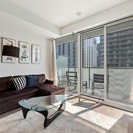 Modern Condo In The Heart Of Downtown Toronto Exterior photo