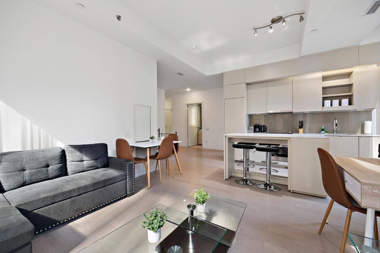 Modern Condo In The Heart Of Downtown Toronto Exterior photo